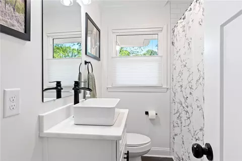 Bath - 209 Manley Dr, Clemson, SC 29631 photo 1 of 2