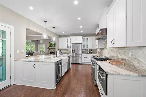 Kitchen - 400 S Point Blvd, Sunset, SC 29685 photo 3 of 4