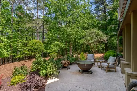 Exterior - 400 S Point Blvd, Sunset, SC 29685 photo 8 of 10