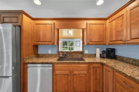 Kitchen - 1010 Ridgeview Dr, Pendleton, SC 29670 photo 4 of 5
