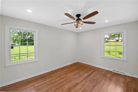 Bedroom - 303 Robinall Dr, Easley, SC 29642 photo 10 of 12
