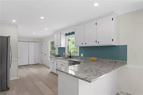 Kitchen - 303 Robinall Dr, Easley, SC 29642 photo 2 of 4