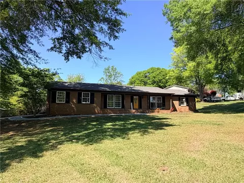 Exterior - 303 Robinall Dr, Easley, SC 29642 photo 6 of 7