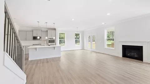 Living - 709 Catbird Ct, Pelzer, SC 29669 photo 3 of 3