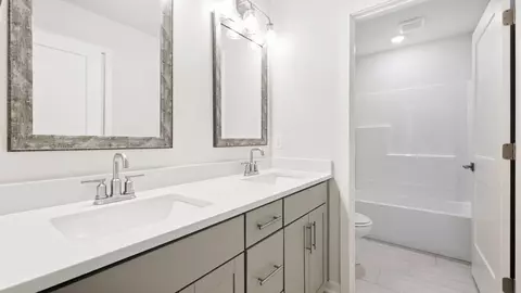 Bath - 709 Catbird Ct, Pelzer, SC 29669 photo 2 of 4