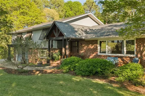 110 Mystic Cove Ln, Townville, SC 29689