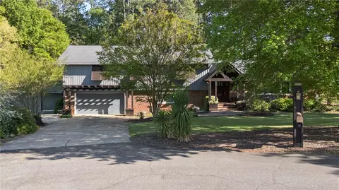 110 Mystic Cove Ln, Townville, SC 29689