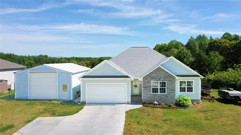 696 Mount Olivet Rd, Six Mile, SC 29682