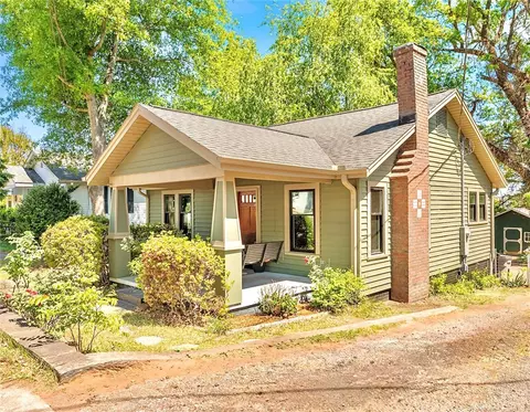 806 Perry Rd, Greenville, SC 29609