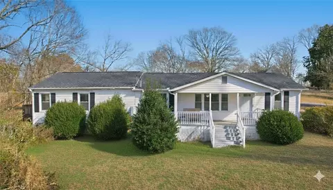 609 Roe Rd, Greenville, SC 29611