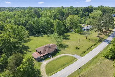 1318 S Main St, Abbeville, SC 29620