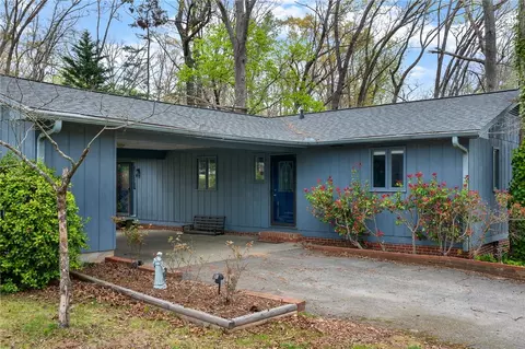 237 Earle Rd, Central, SC 29630 photo 2