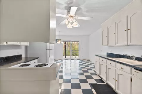 237 Earle Rd, Central, SC 29630 photo 7