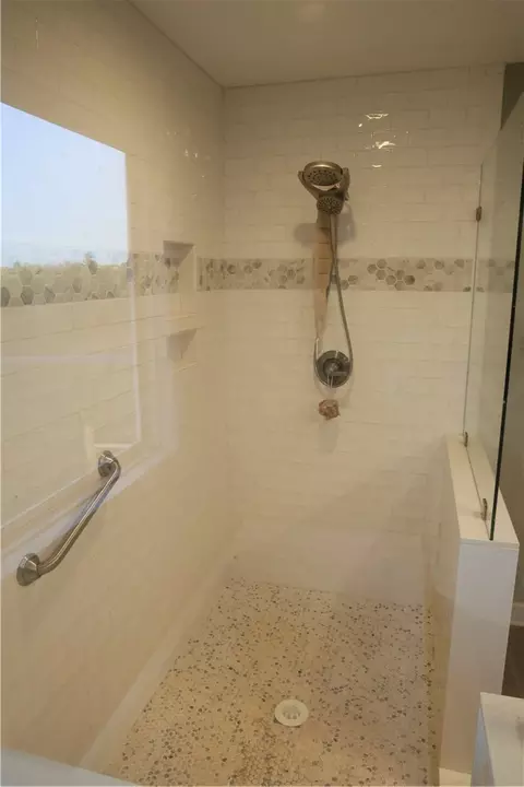 Bath - 5381 Olden Porter Rd, Pendleton, SC 29670 photo 1 of 5