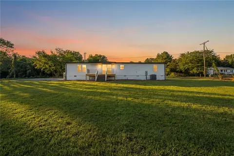 139 Davis Rd, Easley, SC 29640 photo 3