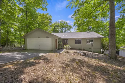 1312 S Arrowhead Dr, Westminster, SC 29693