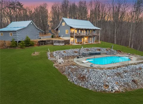 523 Upper Springs Rd, Pickens, SC 29671