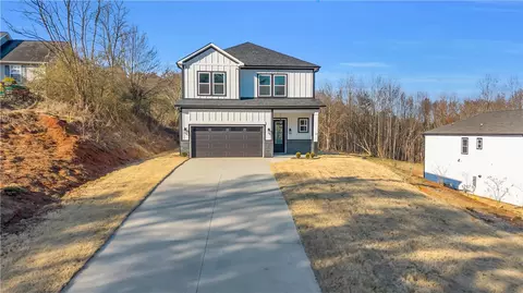 Exterior - 123 Moore Dr, Easley, SC 29642 photo 5 of 8