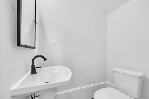 Bath - 123 Moore Dr, Easley, SC 29642 photo 10 of 10
