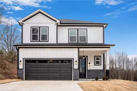 123 Moore Dr, Easley, SC 29642