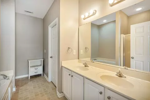 Bath - 109 Heritage Place Dr, Pendleton, SC 29670 photo 2 of 3