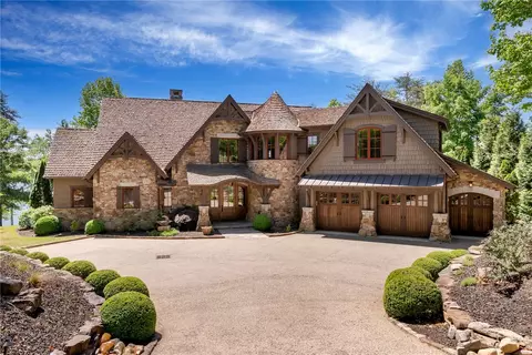 104 Crooked Stick Ct, Sunset, SC 29685