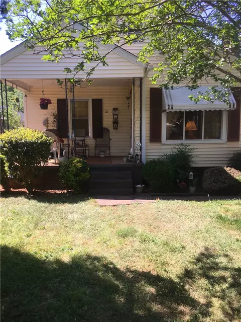 10 Edwards St, Greenville, SC 29609