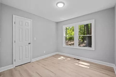 Bedroom - 229 Morningside Heights Dr, Seneca, SC 29678 photo 3 of 3