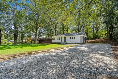 Exterior - 229 Morningside Heights Dr, Seneca, SC 29678 photo 6 of 7