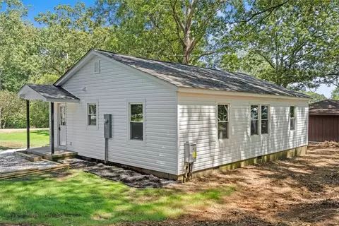 Exterior - 229 Morningside Heights Dr, Seneca, SC 29678 photo 4 of 7