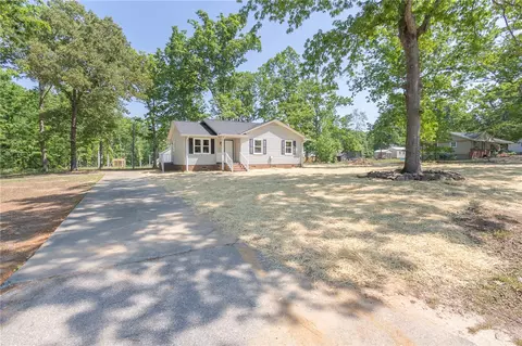 113 Linda Ln, Honea Path, SC 29654 photo 2