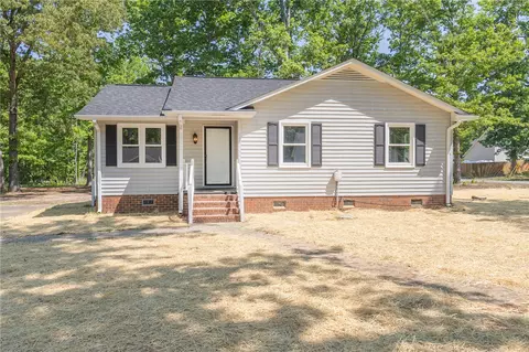 113 Linda Ln, Belton, SC 29627