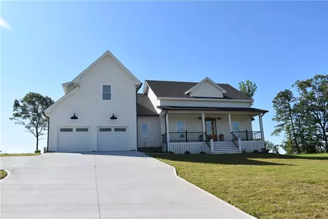 450 Falcons Lair West Dr, Walhalla, SC 29691
