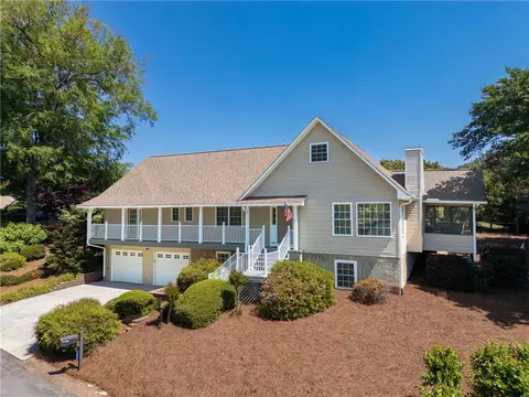 305 Point Place Dr, Westminster, SC 29693