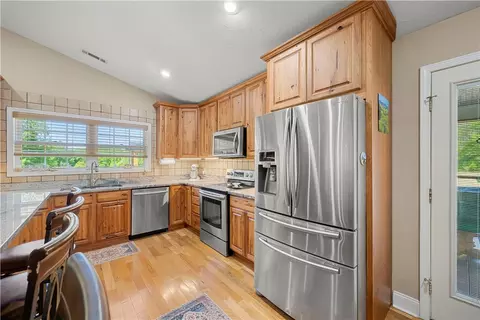 Kitchen - 304 Capps Rd, Walhalla, SC 29691 photo 3 of 4