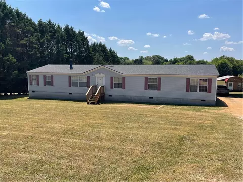 190 Old Mount Hebron Rd, Hartwell, GA 30643