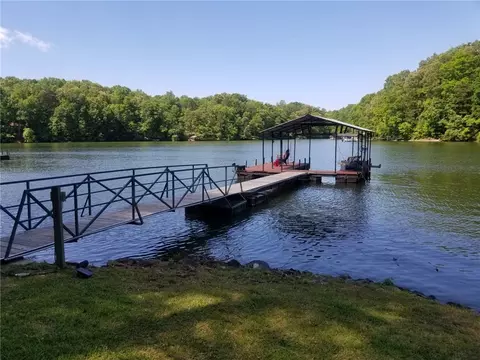 110 Snug Harbor Rd, Seneca, SC 29678