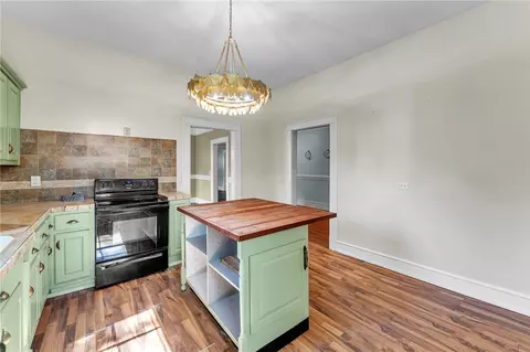 Kitchen - 400 King St, Easley, SC 29640 photo 2 of 3