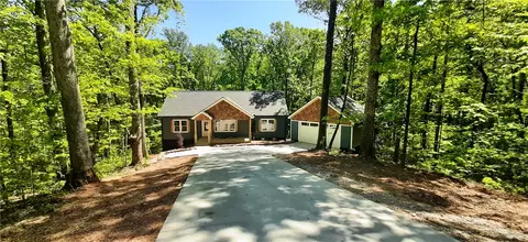 110 Gabriel Way, Pickens, SC 29671