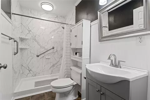 Bath - 56 Cardinal Cir, Saluda, NC 28773 photo 1 of 2