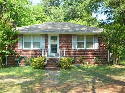 106 Woodbine Cir, Iva, SC 29655