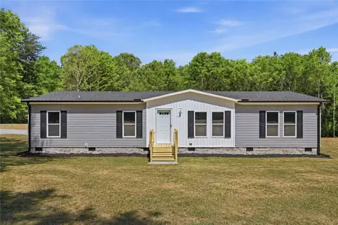 165 B D Johnston Rd, Central, SC 29630