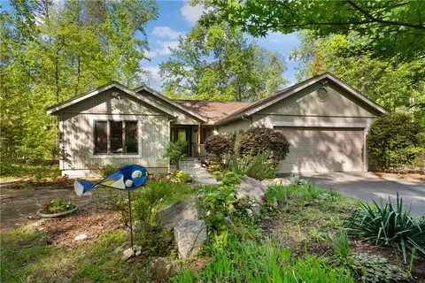 9 Channel Ln, Salem, SC 29676
