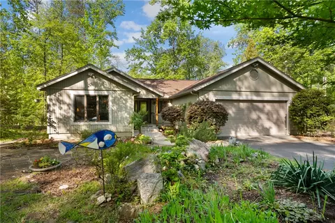 9 Channel Ln, Salem, SC 29676