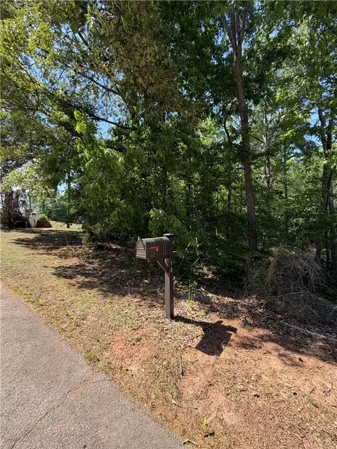 101 Bunker Ln, Westminster, SC 29693