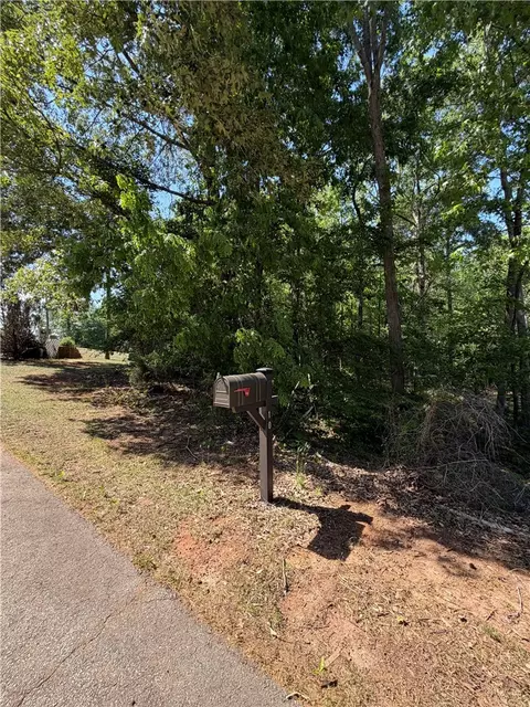 101 Bunker Ln, Westminster, SC 29693
