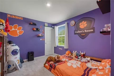 Bedroom - 329 Kings Grant Ct, Seneca, SC 29678 photo 4 of 6