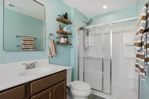 Bath - 329 Kings Grant Ct, Seneca, SC 29678 photo 4 of 5