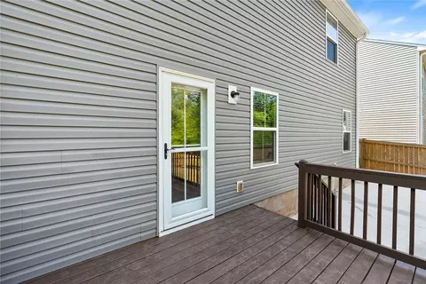 Exterior - 329 Kings Grant Ct, Seneca, SC 29678 photo 4 of 9