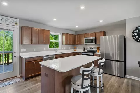 Kitchen - 329 Kings Grant Ct, Seneca, SC 29678 photo 1 of 4